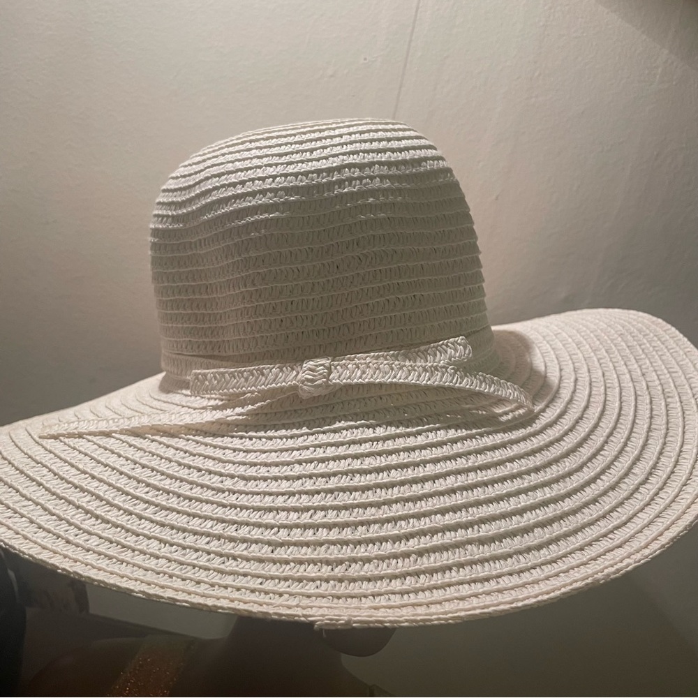 Cappelli StraWorld white large straw hat